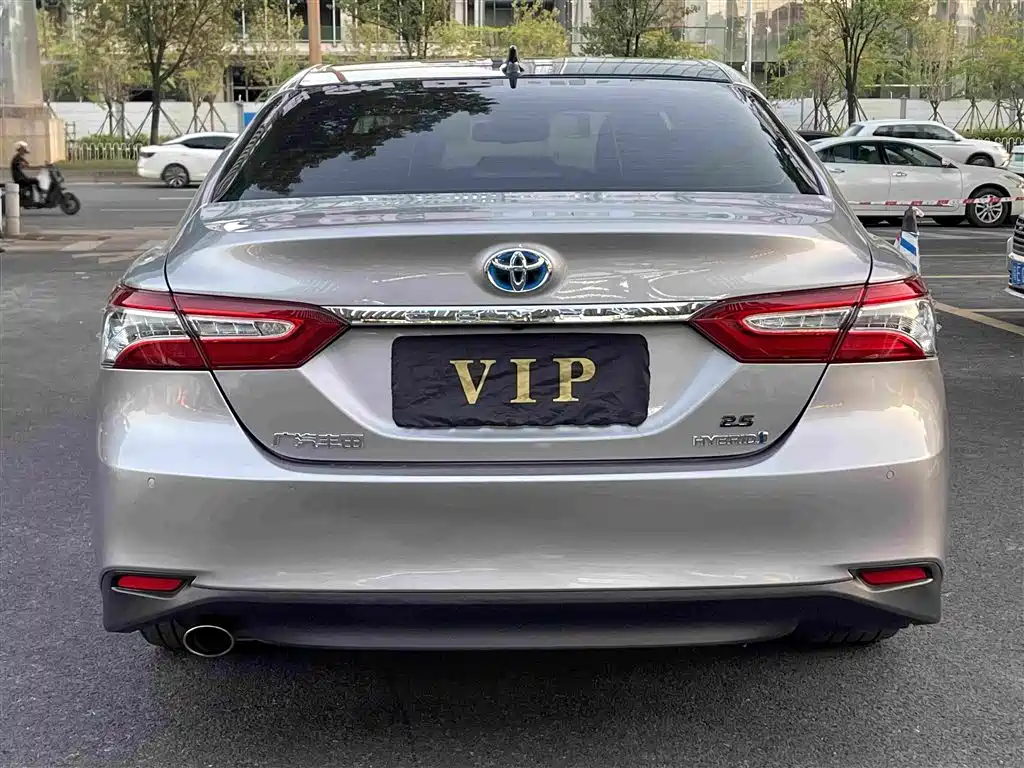 Toyota Camry — миниатюра 6