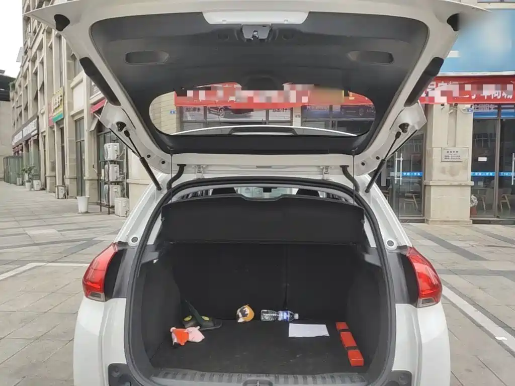 Peugeot 2008 — миниатюра 19