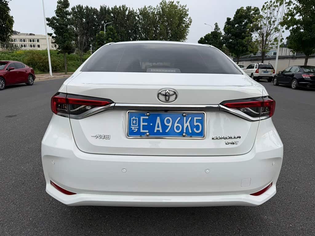 Toyota Corolla 1.2 л 2022 г. Белый, пробег 29000 км