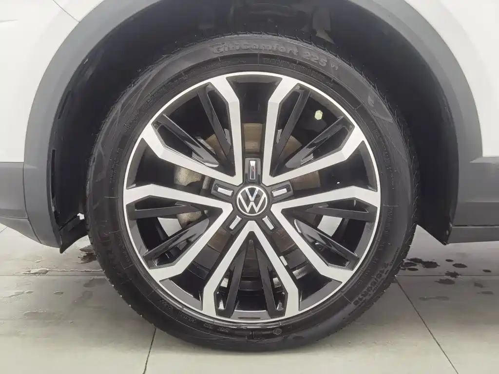 Volkswagen T-Roc — миниатюра 17