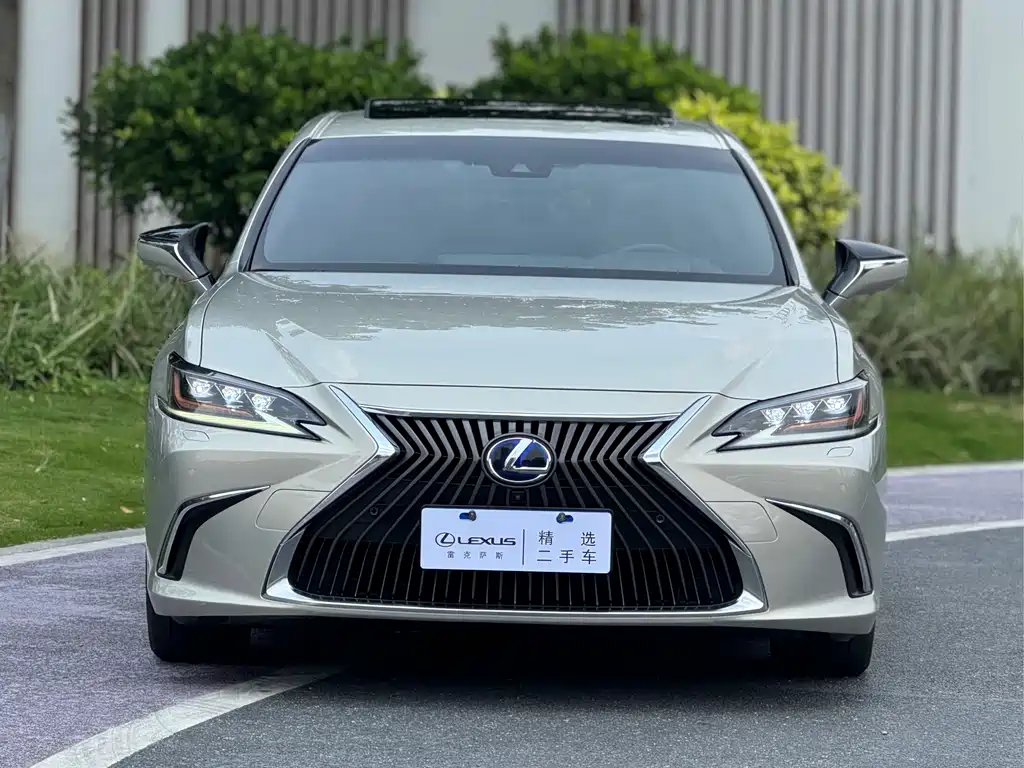 Lexus ES 2018 300h Executive V