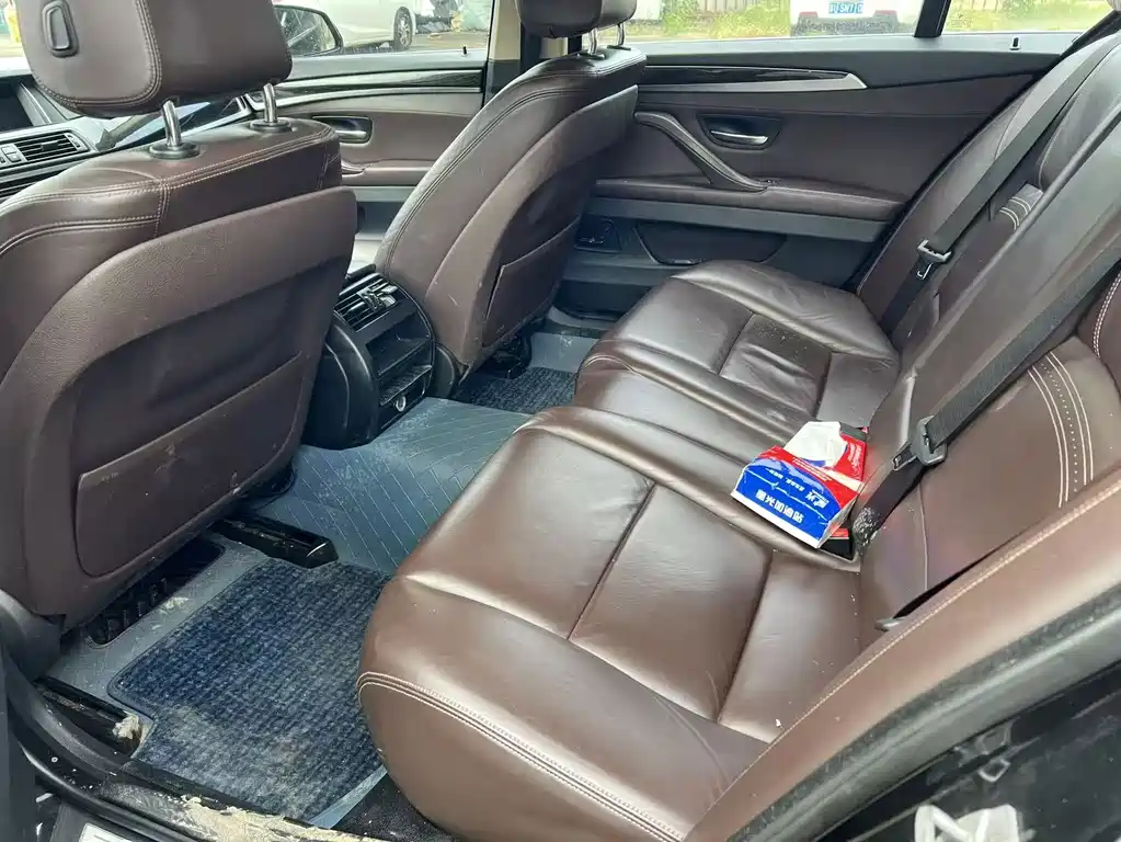 BMW 5 Series — миниатюра 8