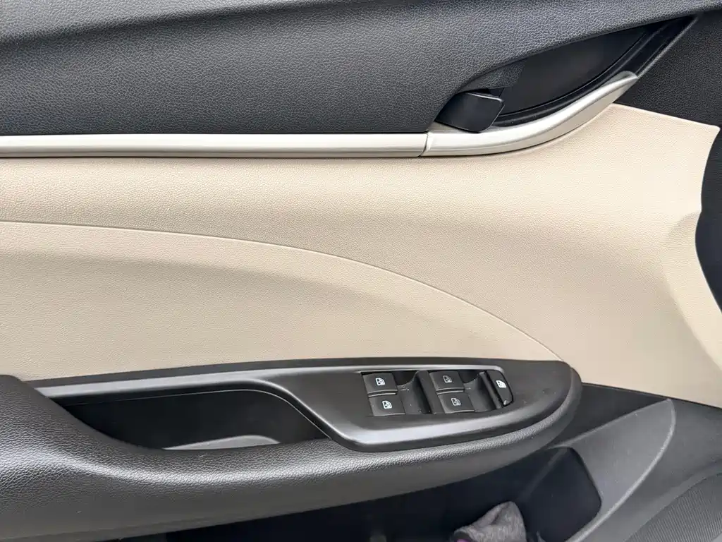 Buick Excelle — миниатюра 7