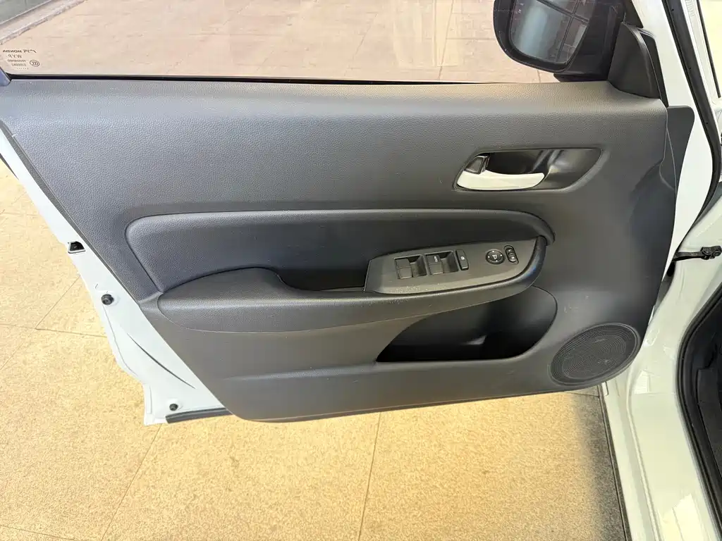 Honda Fit — миниатюра 23