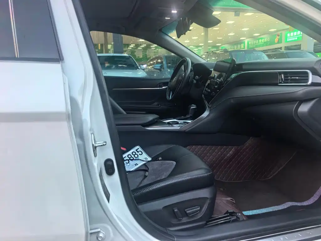 Toyota Camry — миниатюра 9