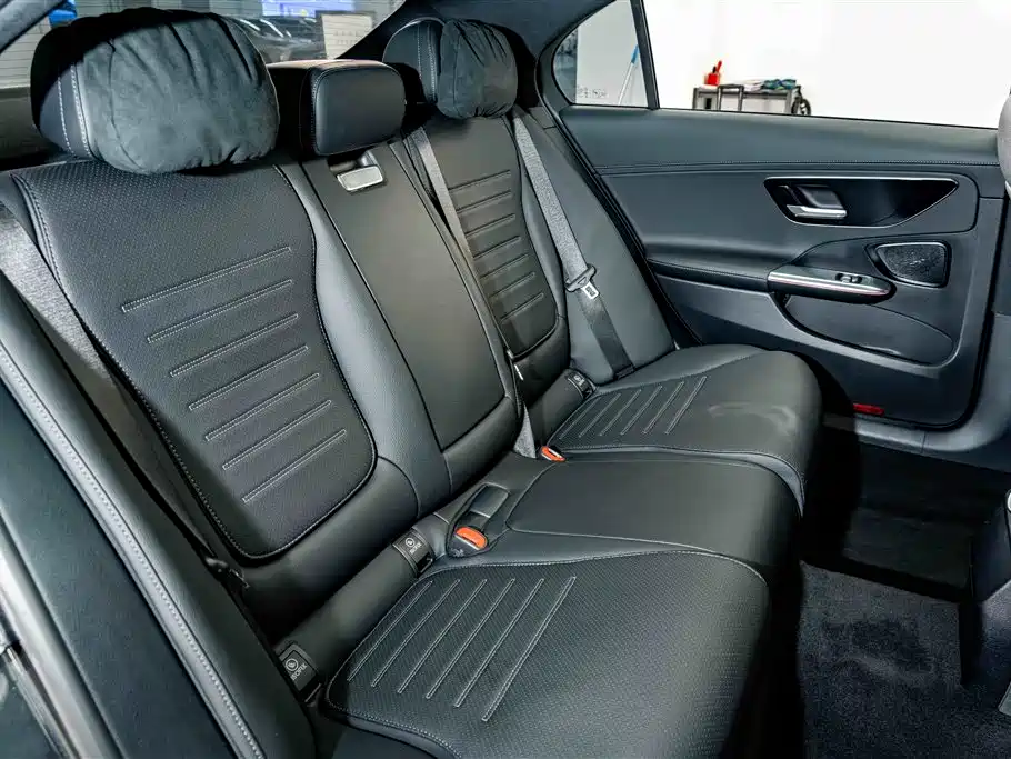 Mercedes-Benz C-Class — миниатюра 21