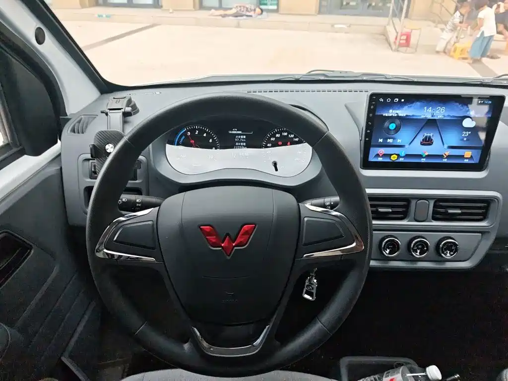 Wuling Yangguang — миниатюра 6