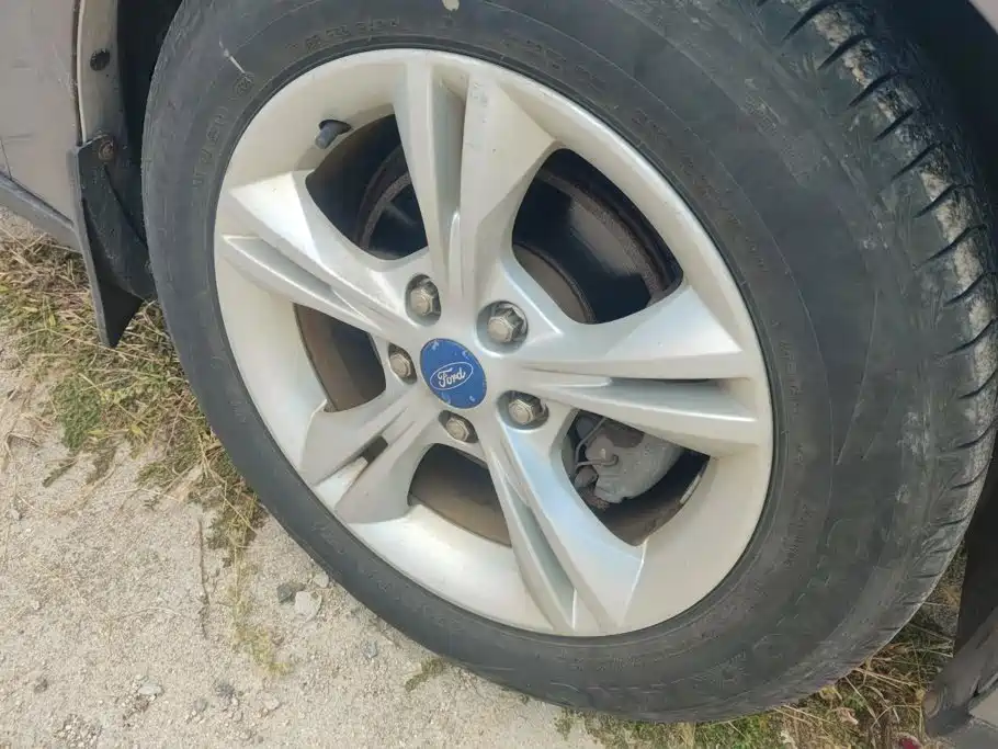 Ford Focus — миниатюра 6