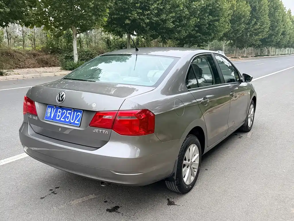 Volkswagen Jetta — миниатюра 6