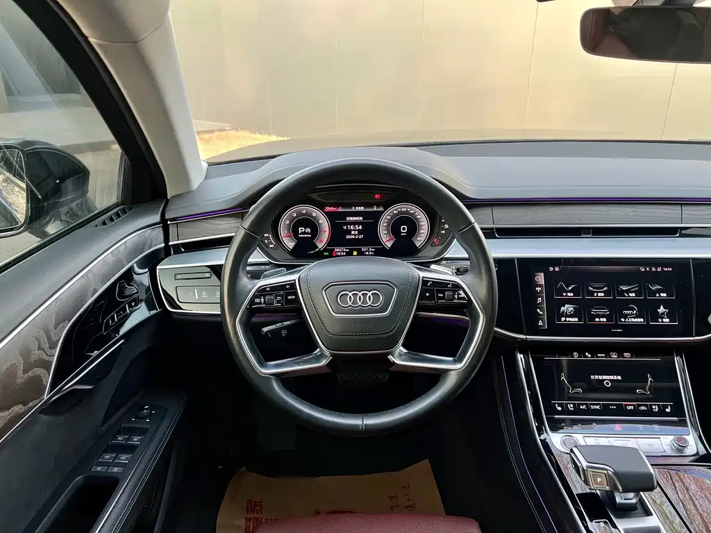 AUDI A8