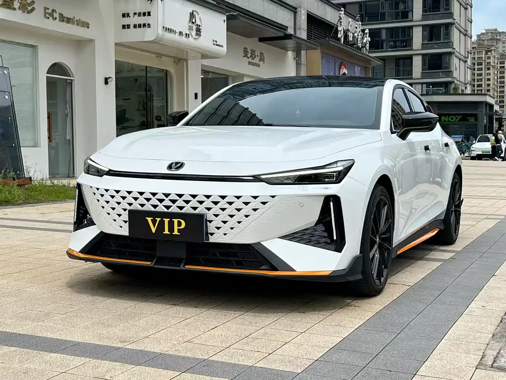 Changan UNI-V 2025