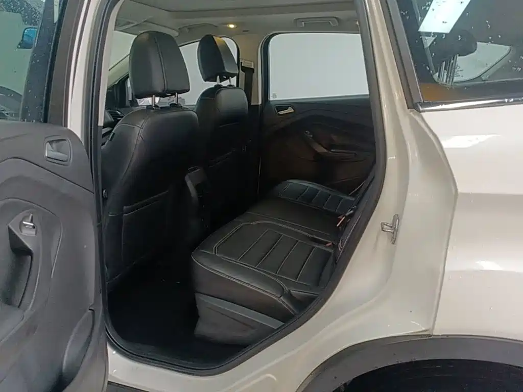 Ford Kuga — миниатюра 17