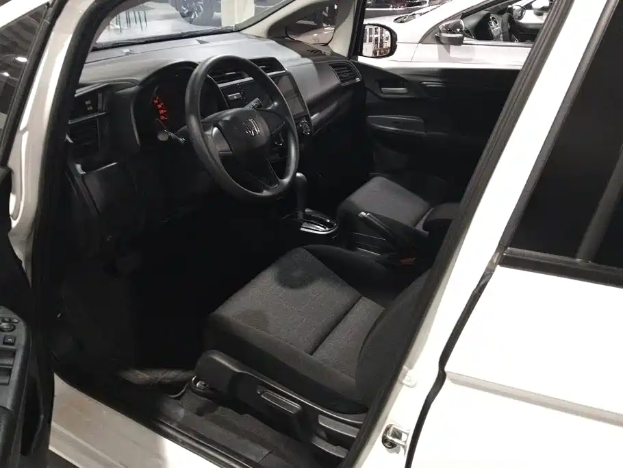 Honda Fit — миниатюра 9