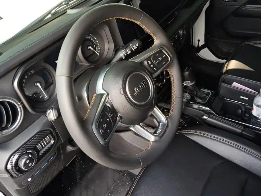 Jeep Wrangler PHEV — миниатюра 15