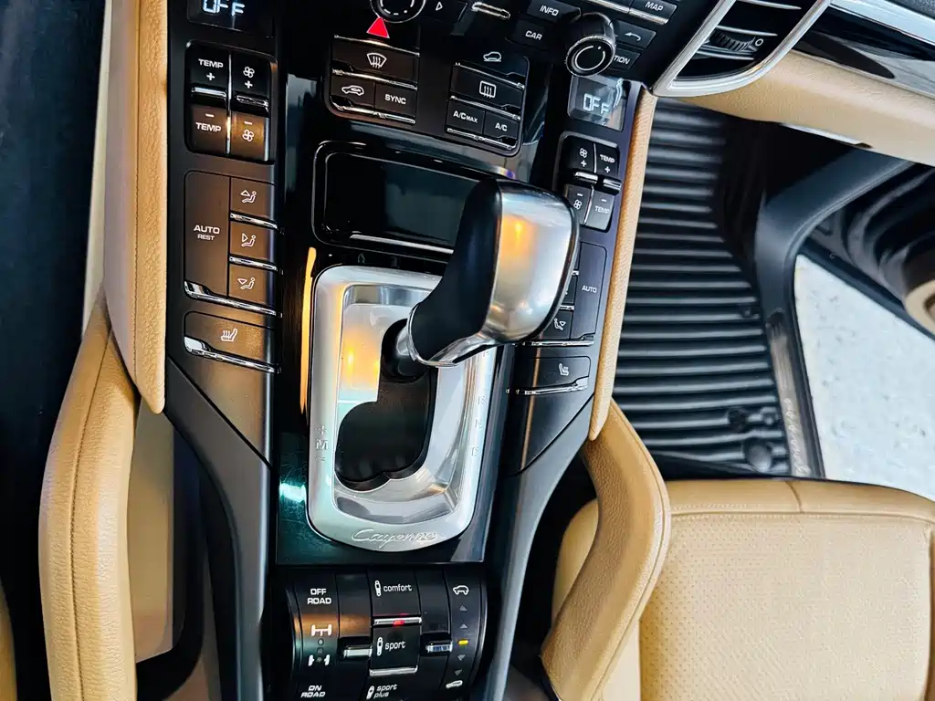 Porsche Cayenne — миниатюра 18