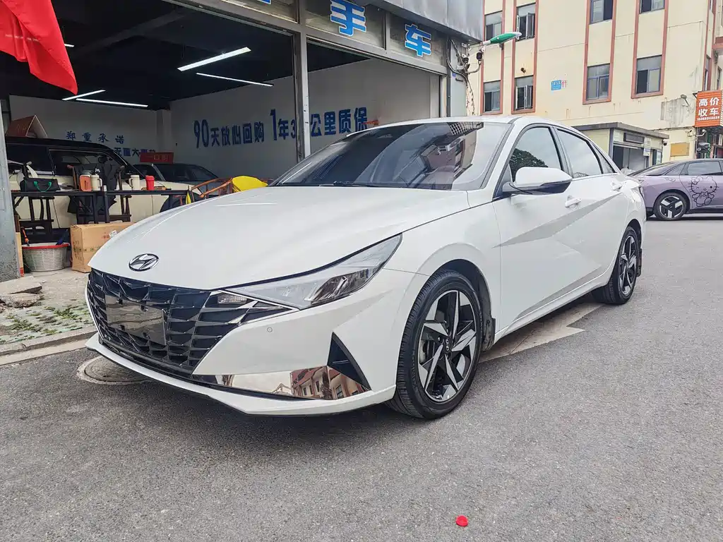 Hyundai Elantra