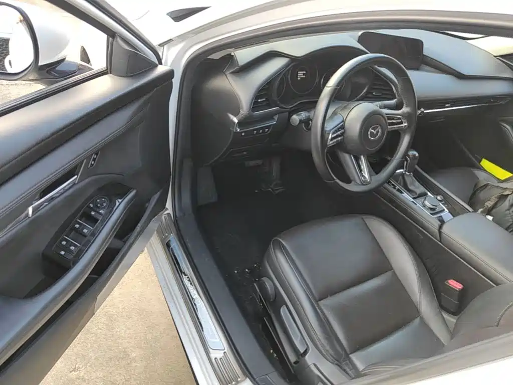 Mazda 3 Axela — миниатюра 16