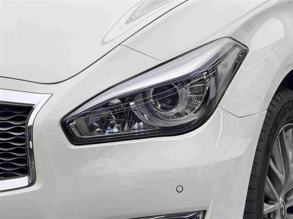 Infiniti Q70 — миниатюра 4