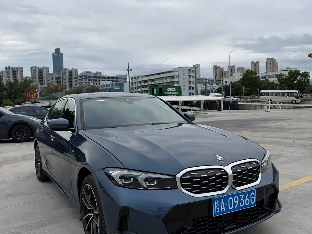 BMW 3 Series — миниатюра 3