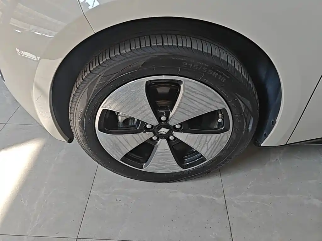 Baojun Yunduo — миниатюра 23