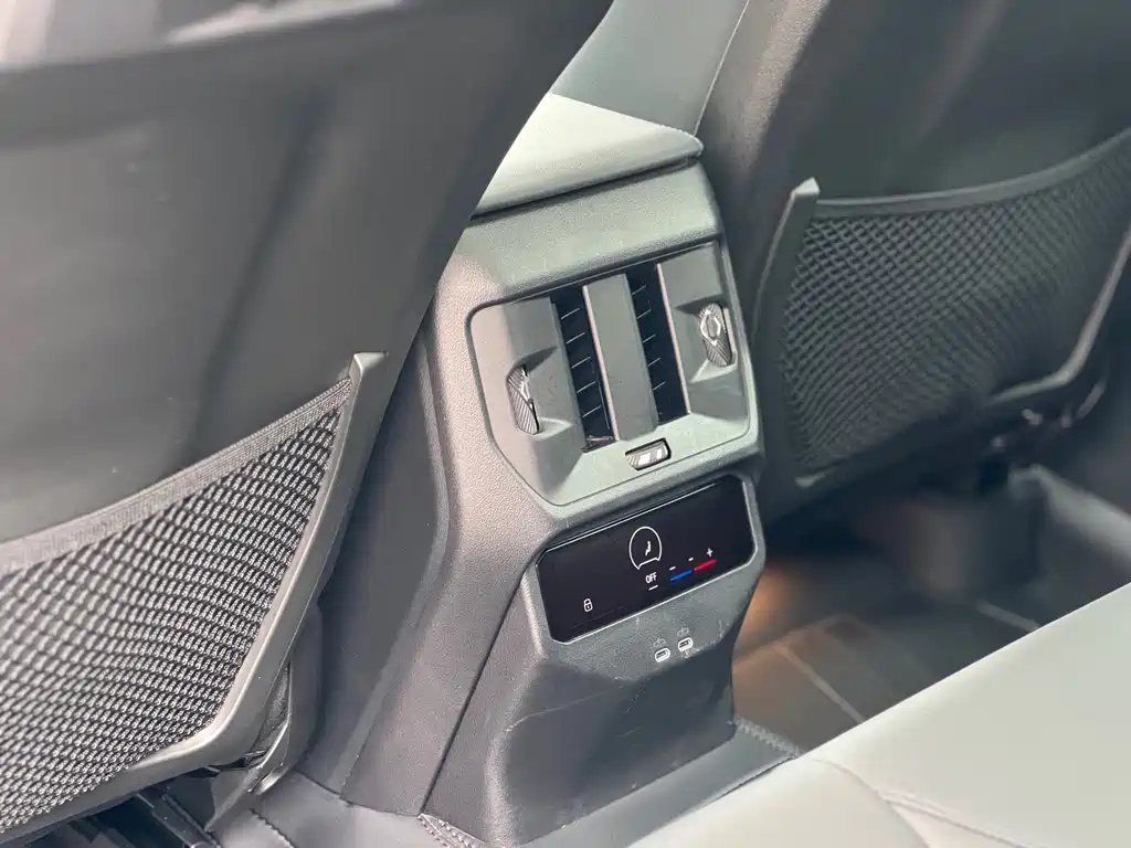 BMW X3 M50 — миниатюра 11