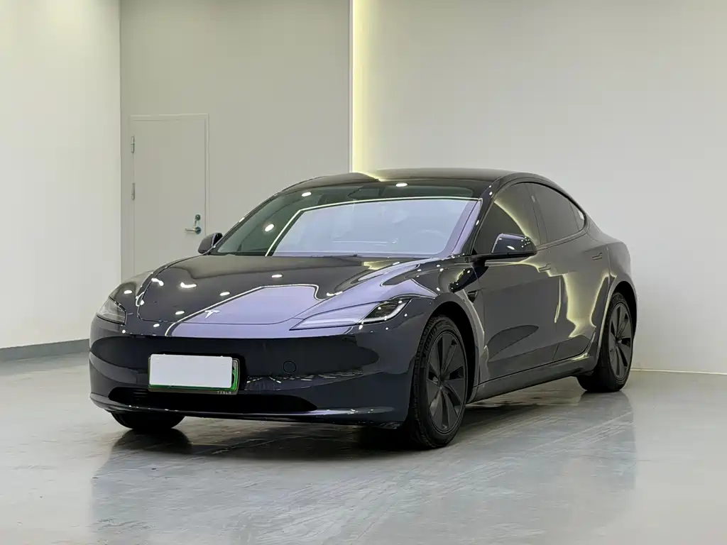 Tesla Model 3 2024