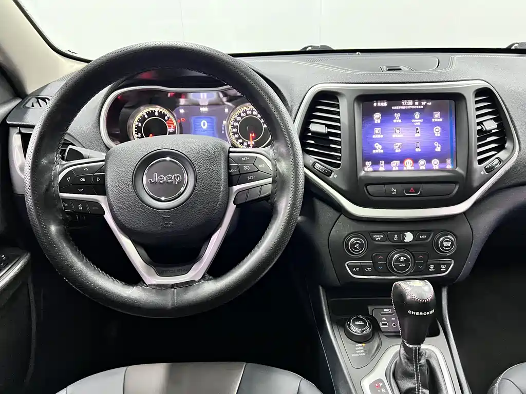 Jeep Cherokee — миниатюра 12