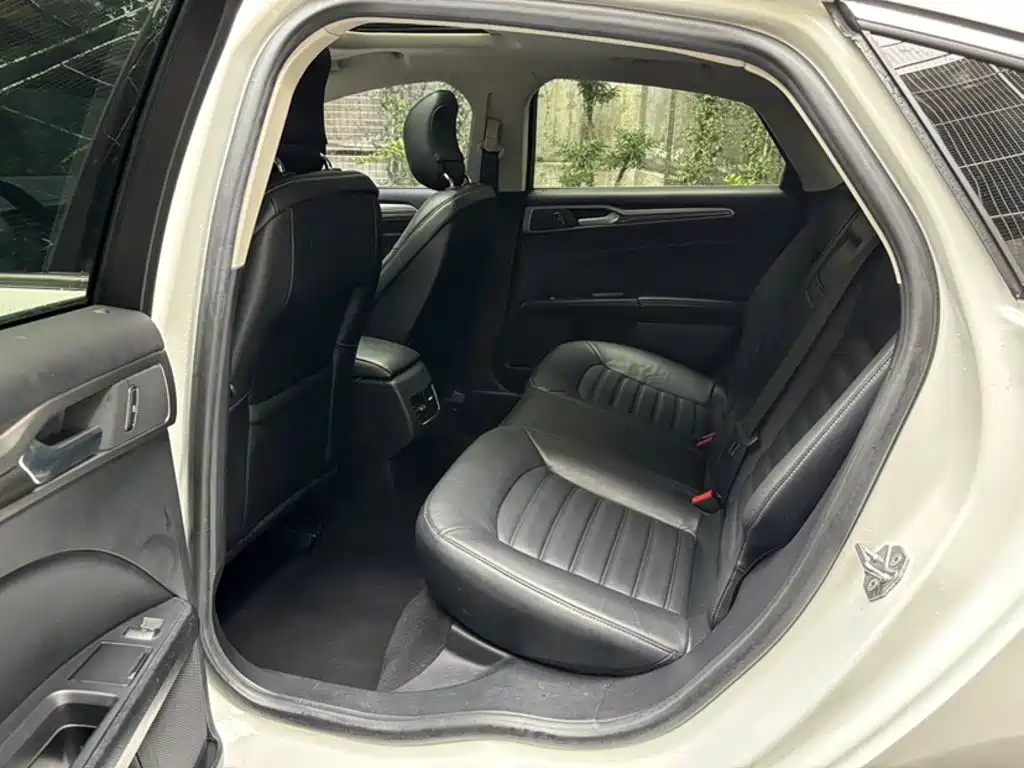 Ford Mondeo — миниатюра 14