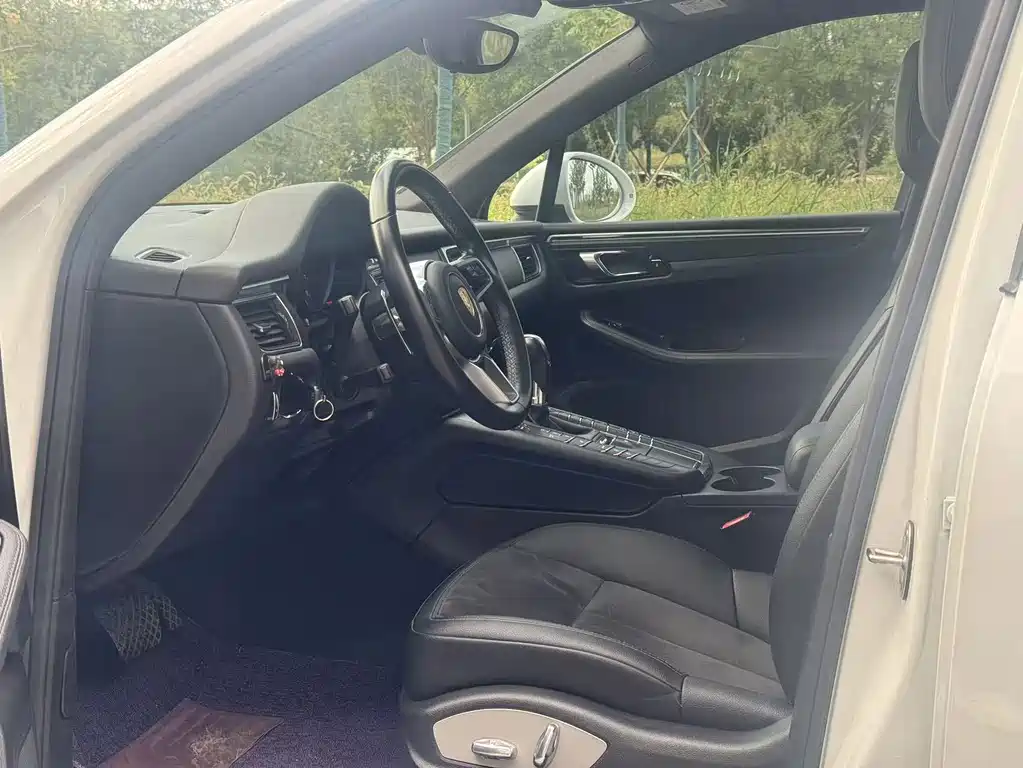 Porsche Macan — миниатюра 5