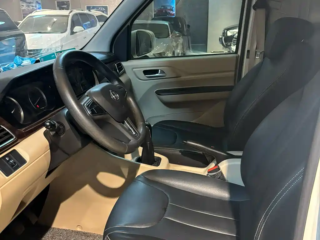 CHANGAN CROSS STAR V7