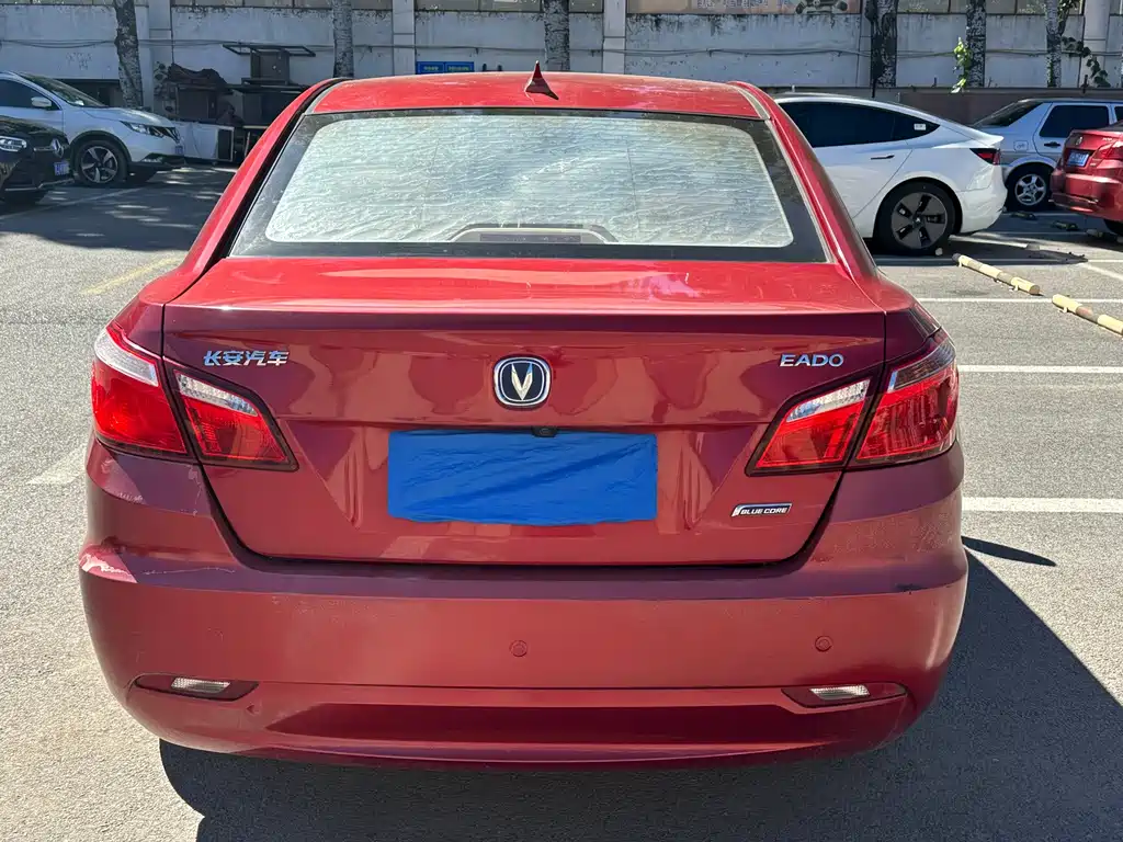 Changan Eado — миниатюра 4