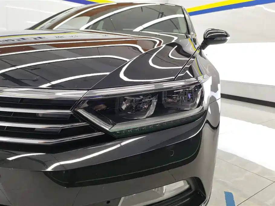 Volkswagen Magotan 2019 330TSI DSG Lead V