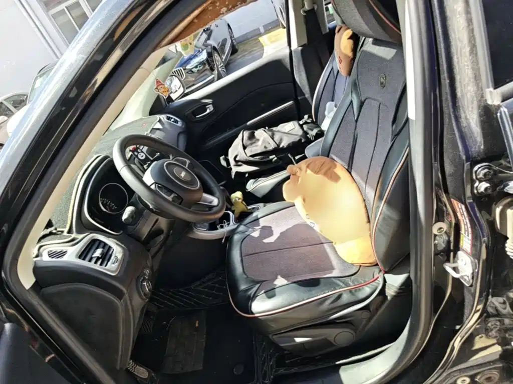 Jeep Compass — миниатюра 8