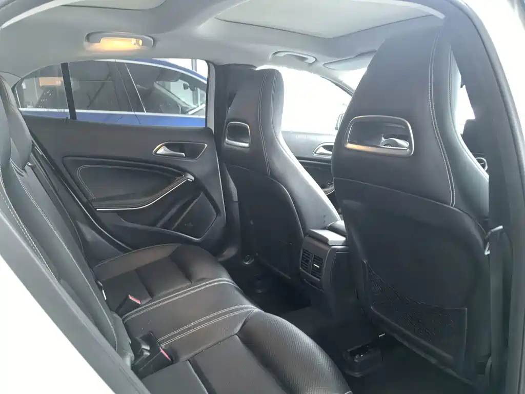 Mercedes-Benz GLA — миниатюра 9