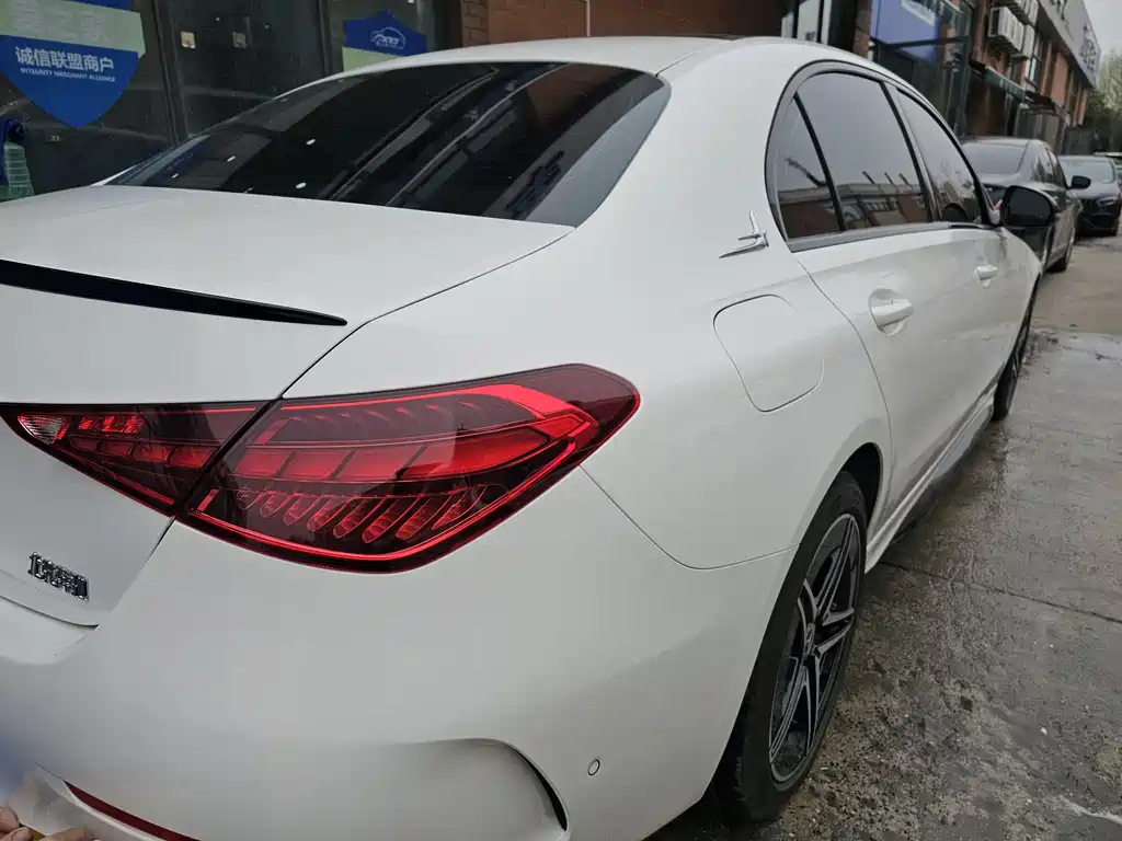 MERCEDES-BENZ C CLASS