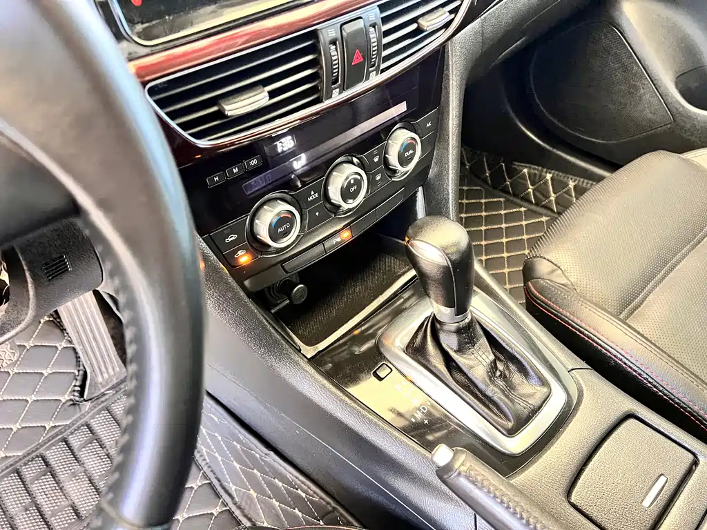 Mazda Atenza 2.0L Blue Sky Premium Edition, фото 8