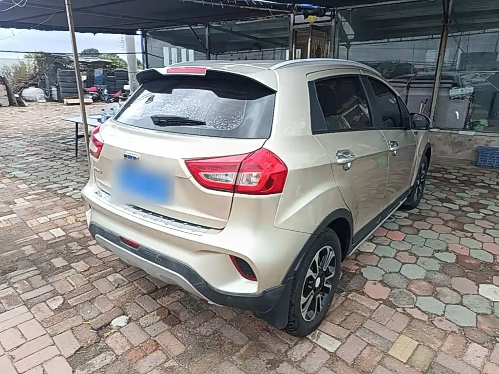 Geely Vision X3 — миниатюра 7