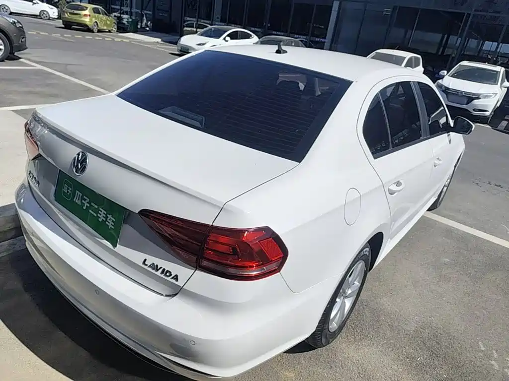 Volkswagen Lavida — миниатюра 7