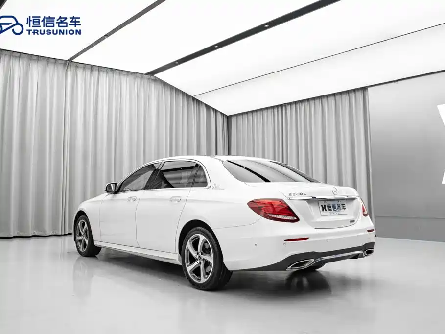Mercedes-Benz E-Class — миниатюра 7