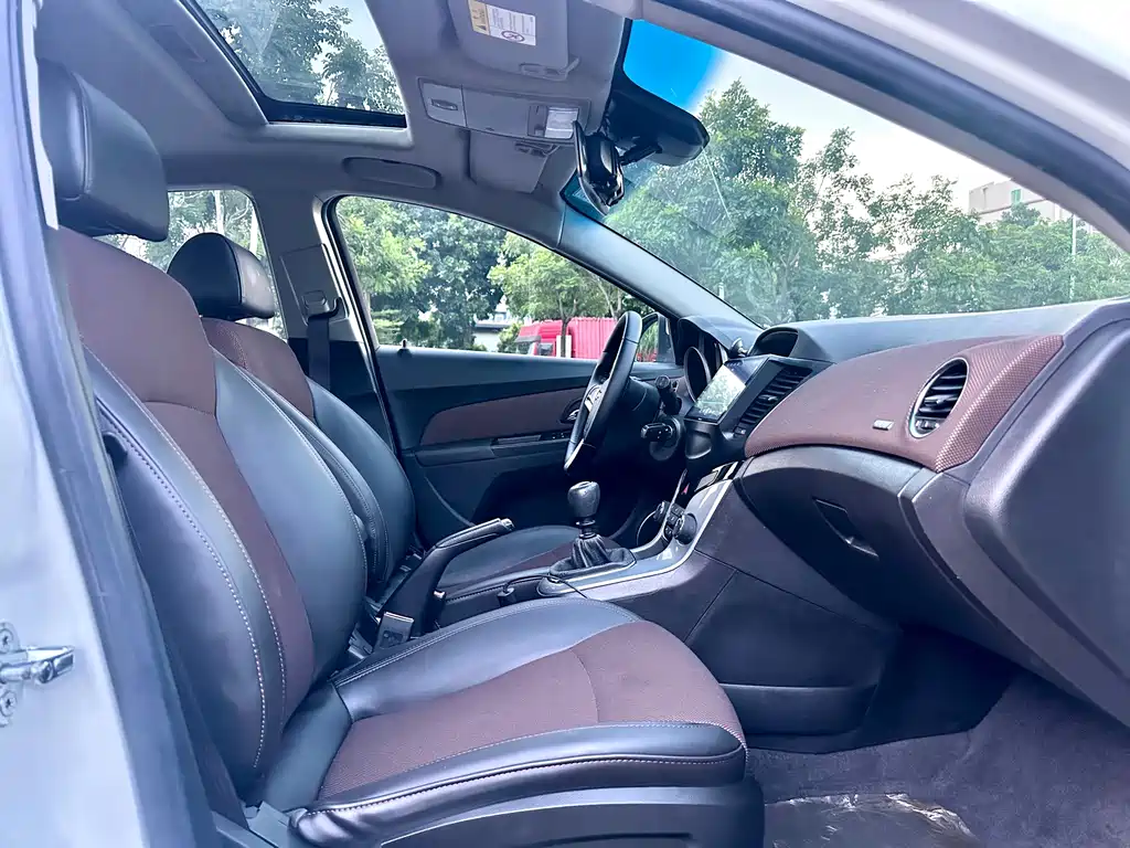Chevrolet Cruze — миниатюра 14