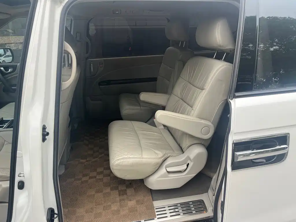 Honda Elysion 2015 2.4L VTi-S Luxury