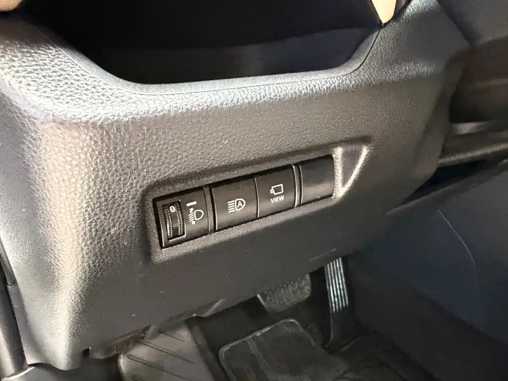 Toyota RAV4 — миниатюра 16