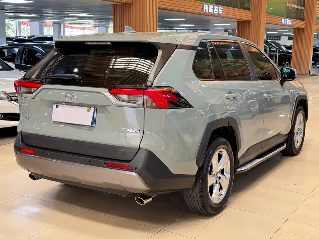 Toyota RAV4 — миниатюра 19