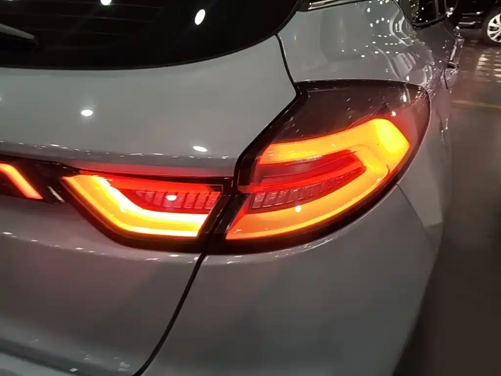 Geely Emgrand S — миниатюра 8