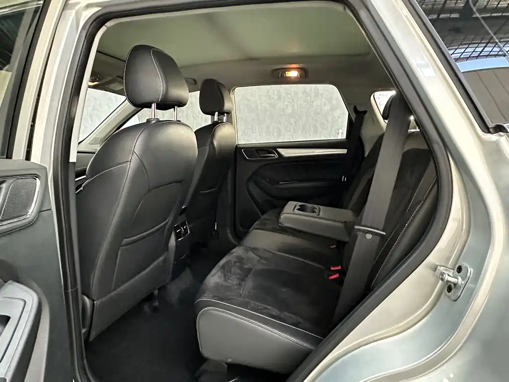 ROEWE RX5 NEW ENERGY