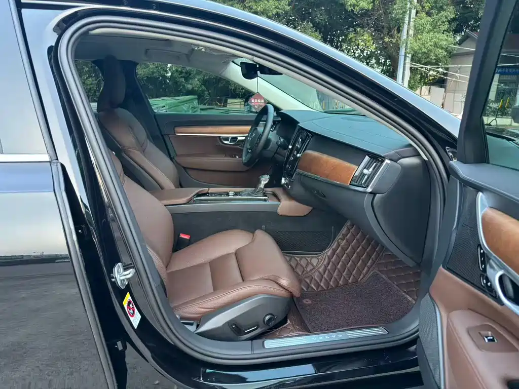Volvo S90 — миниатюра 4