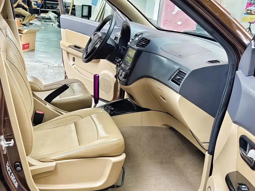 Wuling Hongguang — миниатюра 6