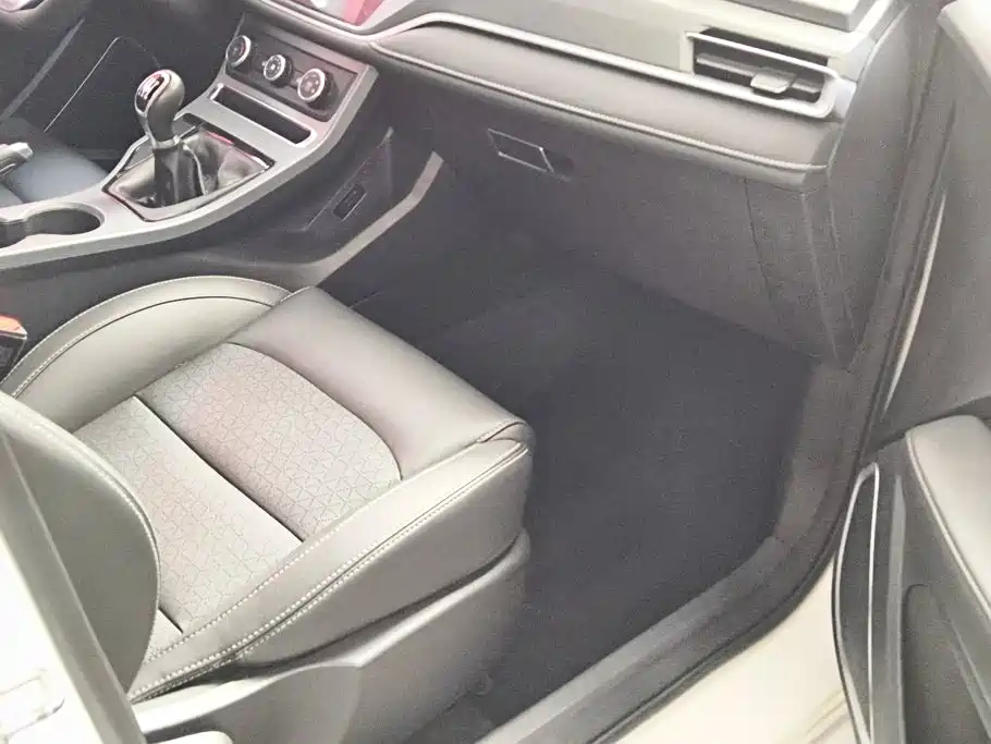 Geely Emgrand — миниатюра 8