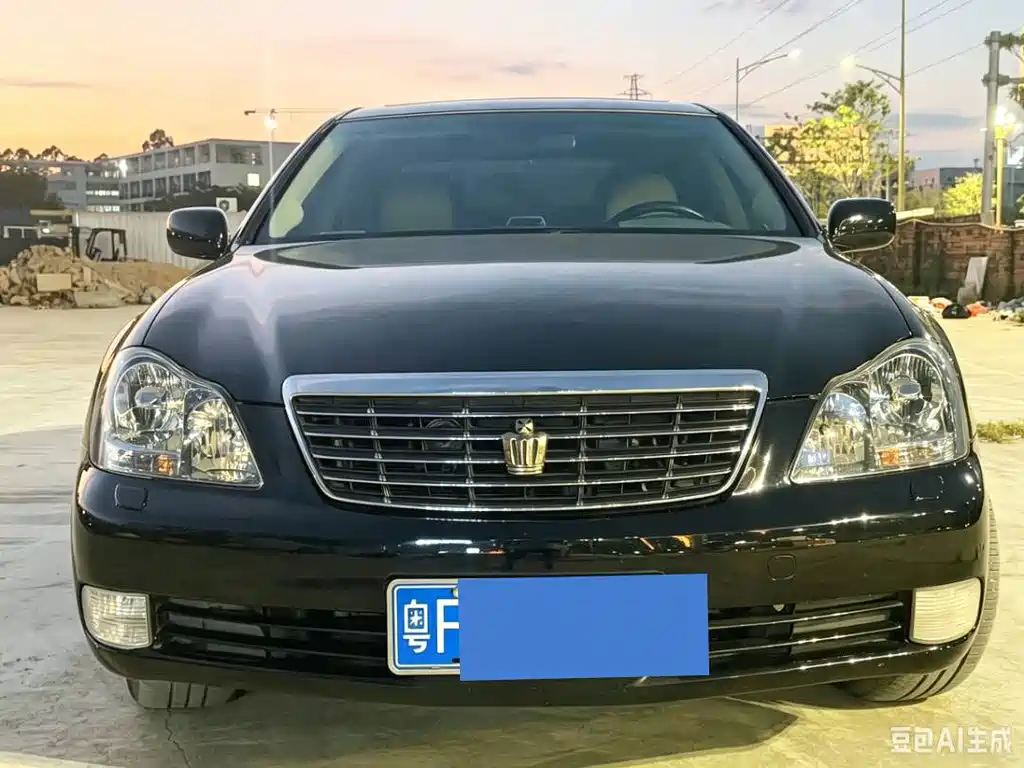Toyota Crown — миниатюра 2