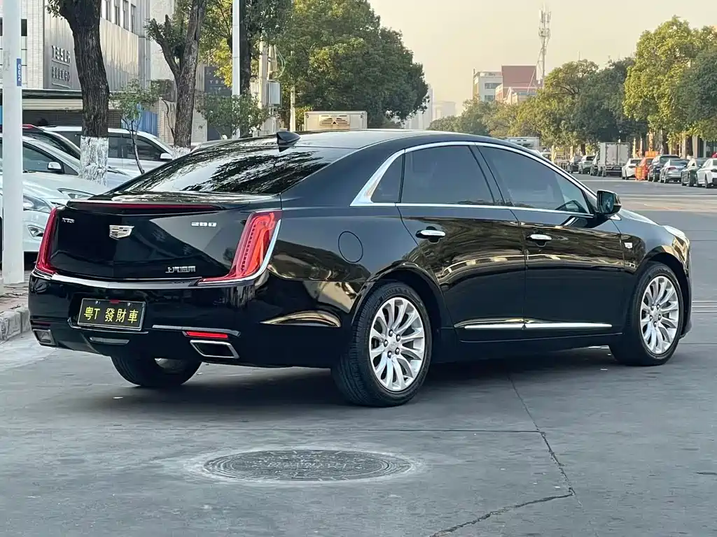 CADILLAC XTS